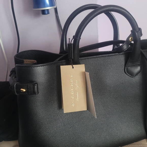 Burberry authentic bag - Picture 2 of 12